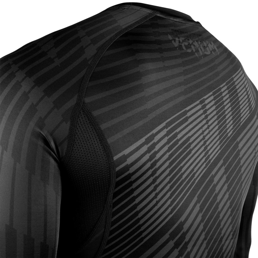 rashguard venum plasma – krótki rękaw – czarnyczarny