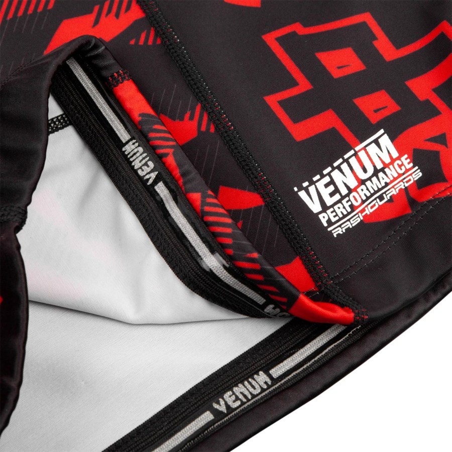 rashguard venum okinawa 2.0 – krótki rękaw – czarno-biało-czerwony