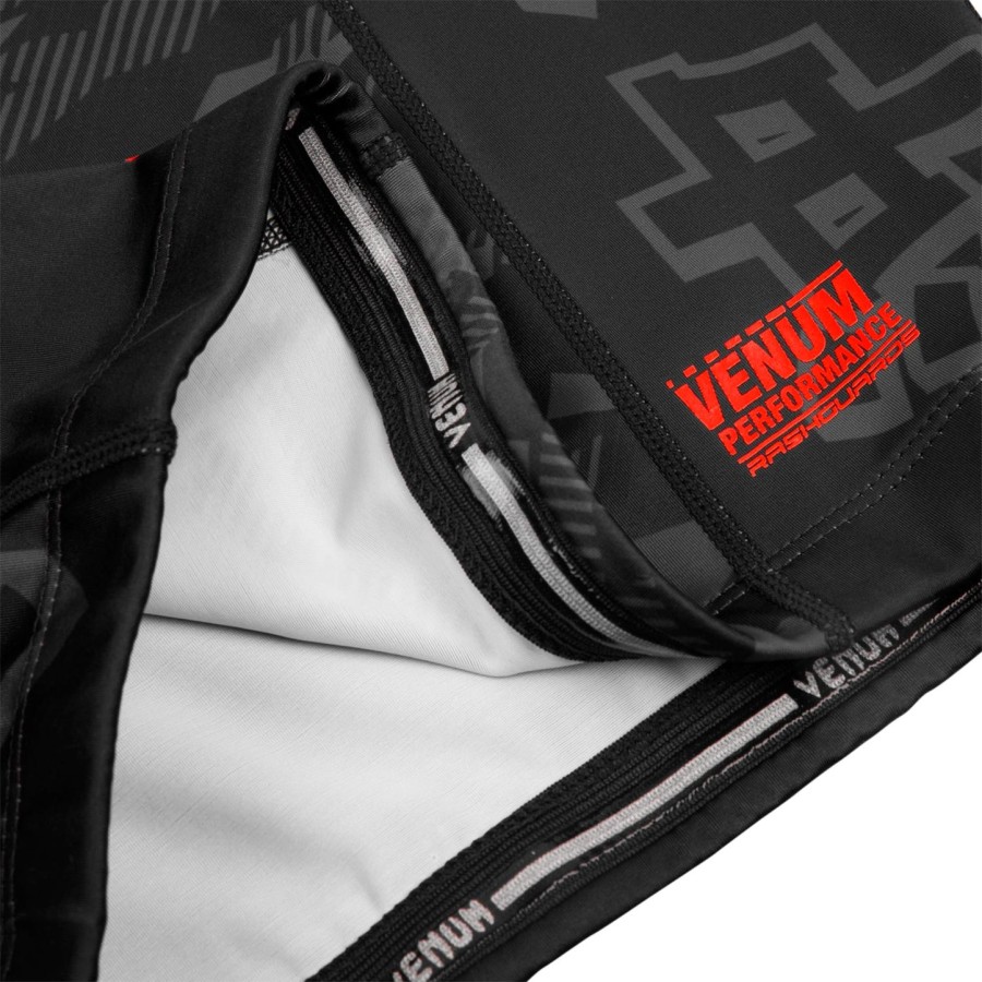 rashguard venum okinawa 2.0 – długie rękawy – czarno-czerwony