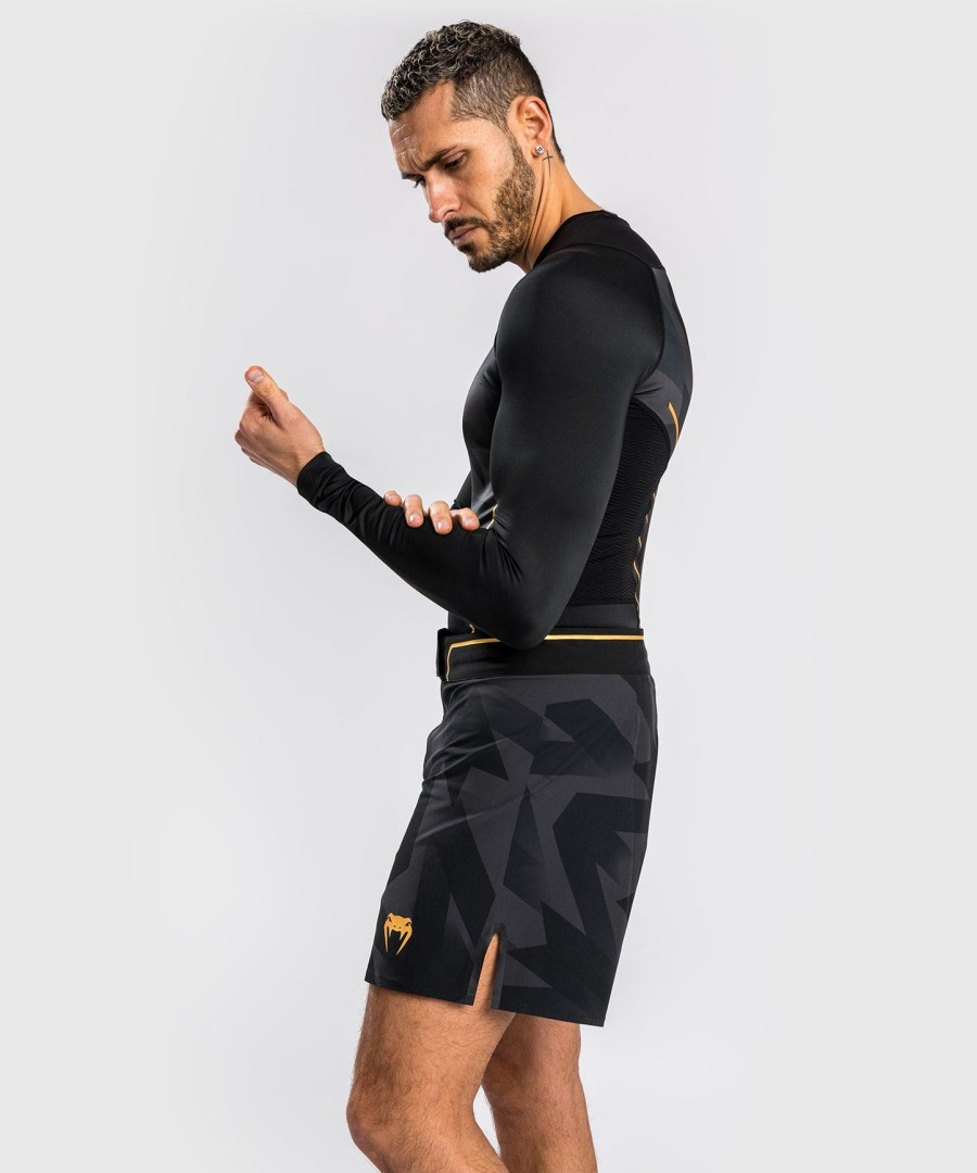 rashguard venum razor z długim rękawem – czarno-złoty