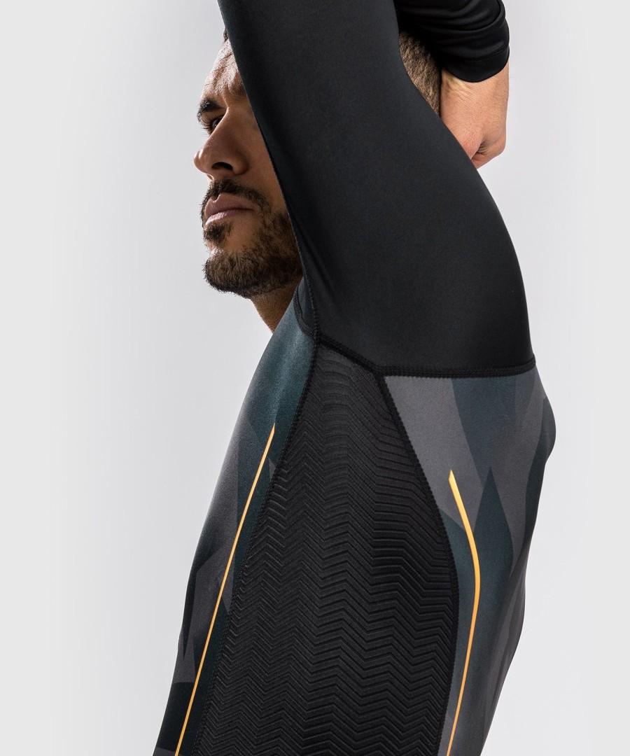 rashguard venum razor z długim rękawem – czarno-złoty