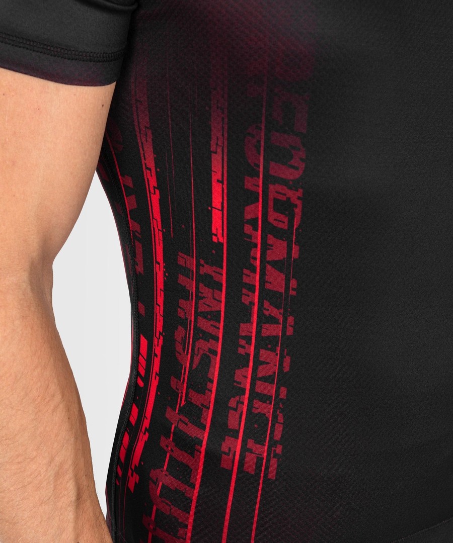 ufc venum performance institute 2.0 męski rashguard z krótkim rękawem - czarno-czerwony