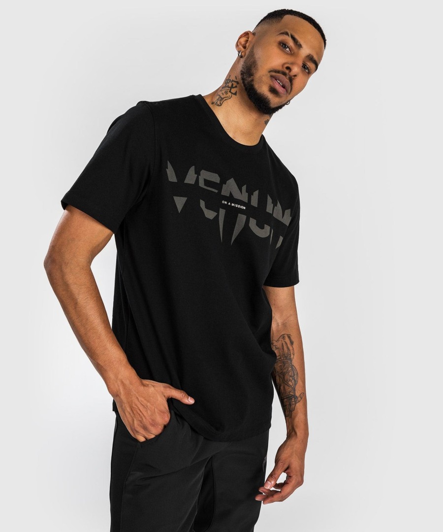 koszulka venum on mission – regularny krój – czarna
