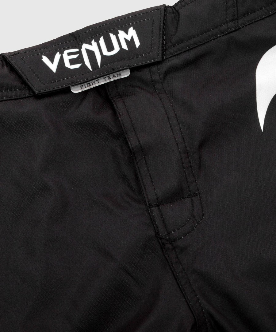 spodenki bokserskie venum light 3.0 – czarno-białe