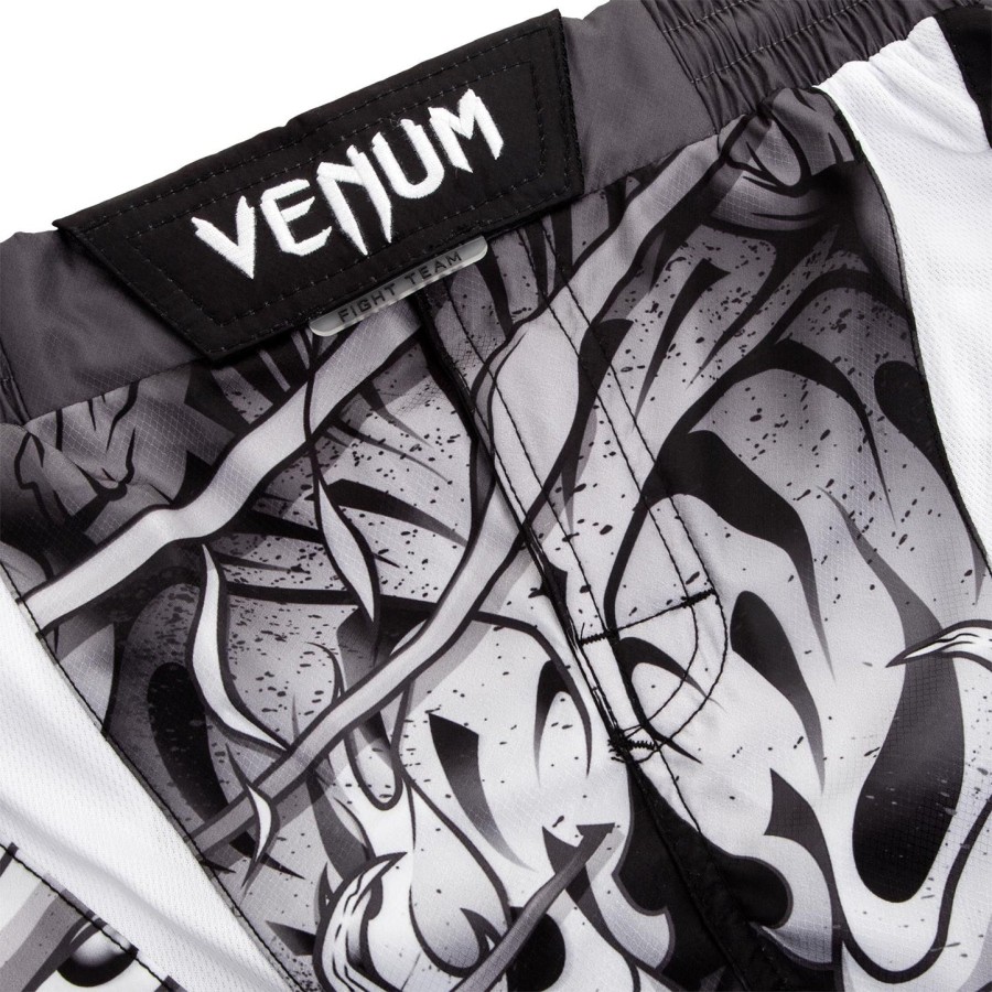 spodenki bokserskie venum devil fightshorts – białeczarne