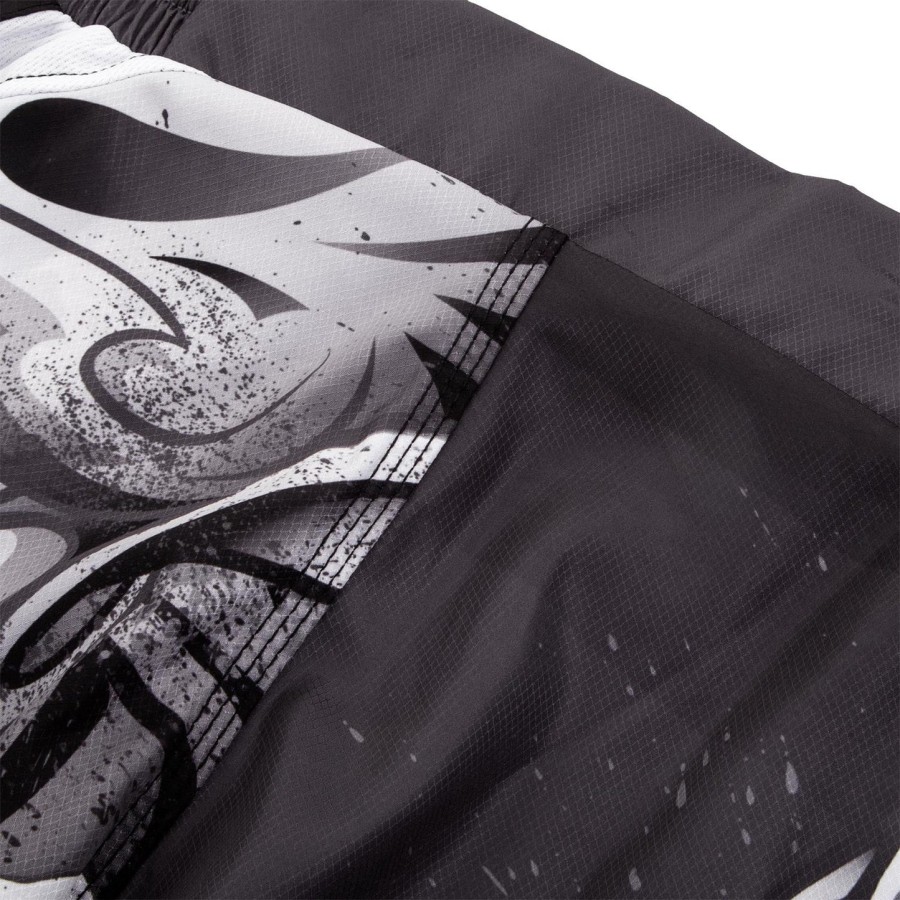 spodenki bokserskie venum devil fightshorts – białeczarne