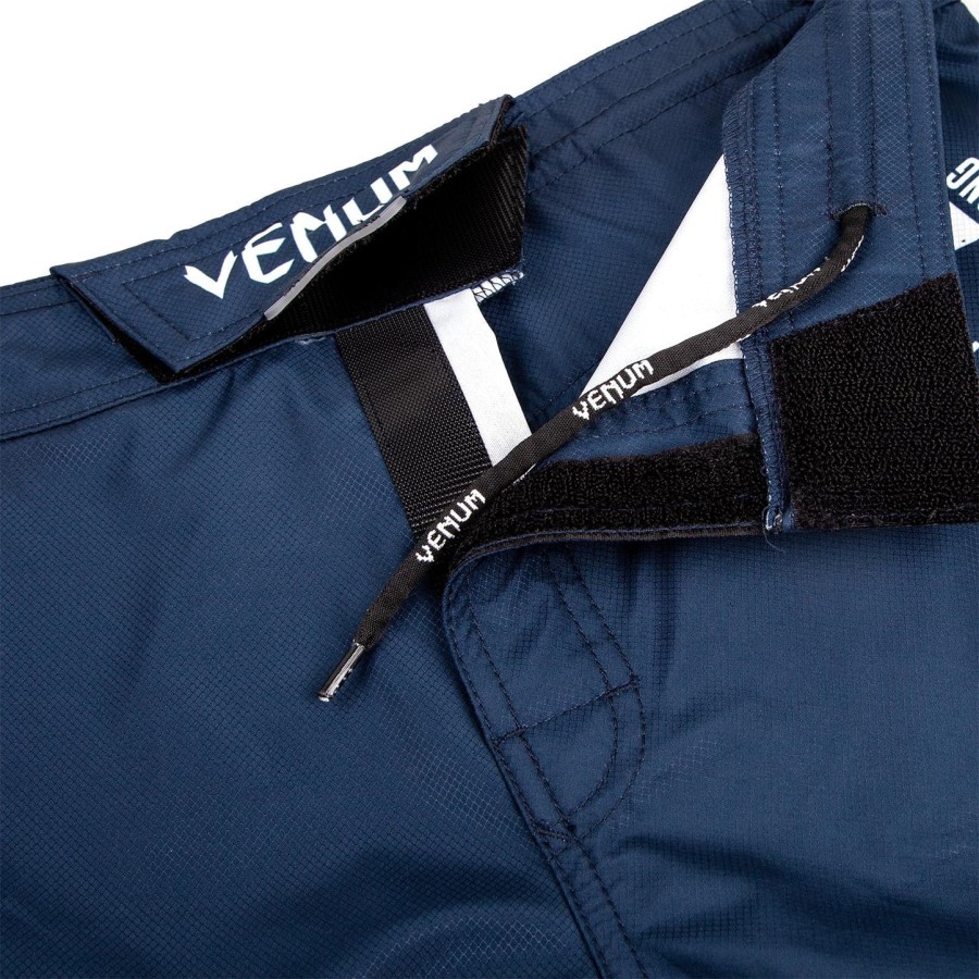 spodenki bokserskie venum signature fightshorts – granatowo-białe