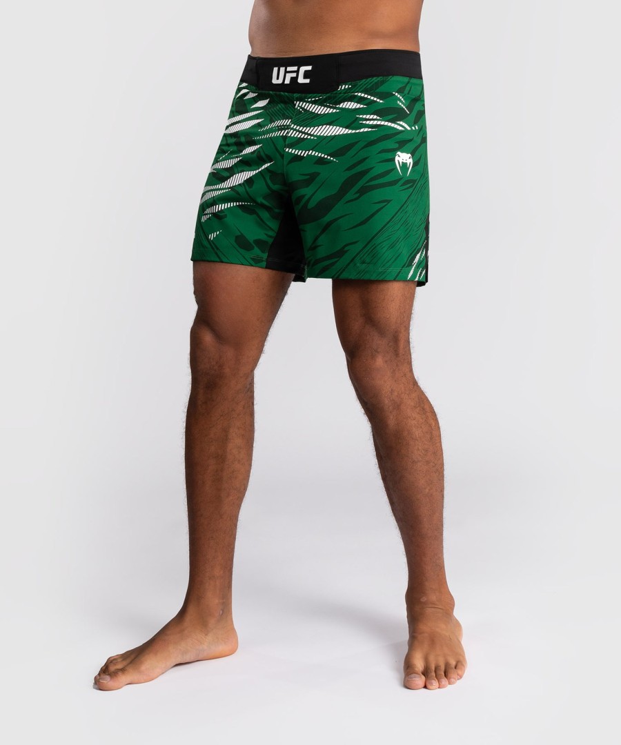 ufc fusion by venum authentic fight night men fight short - short fit - zielony