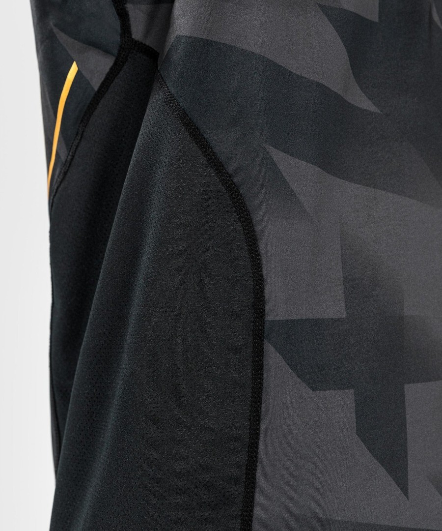venum razor dry tech tank top – czarno-złoty