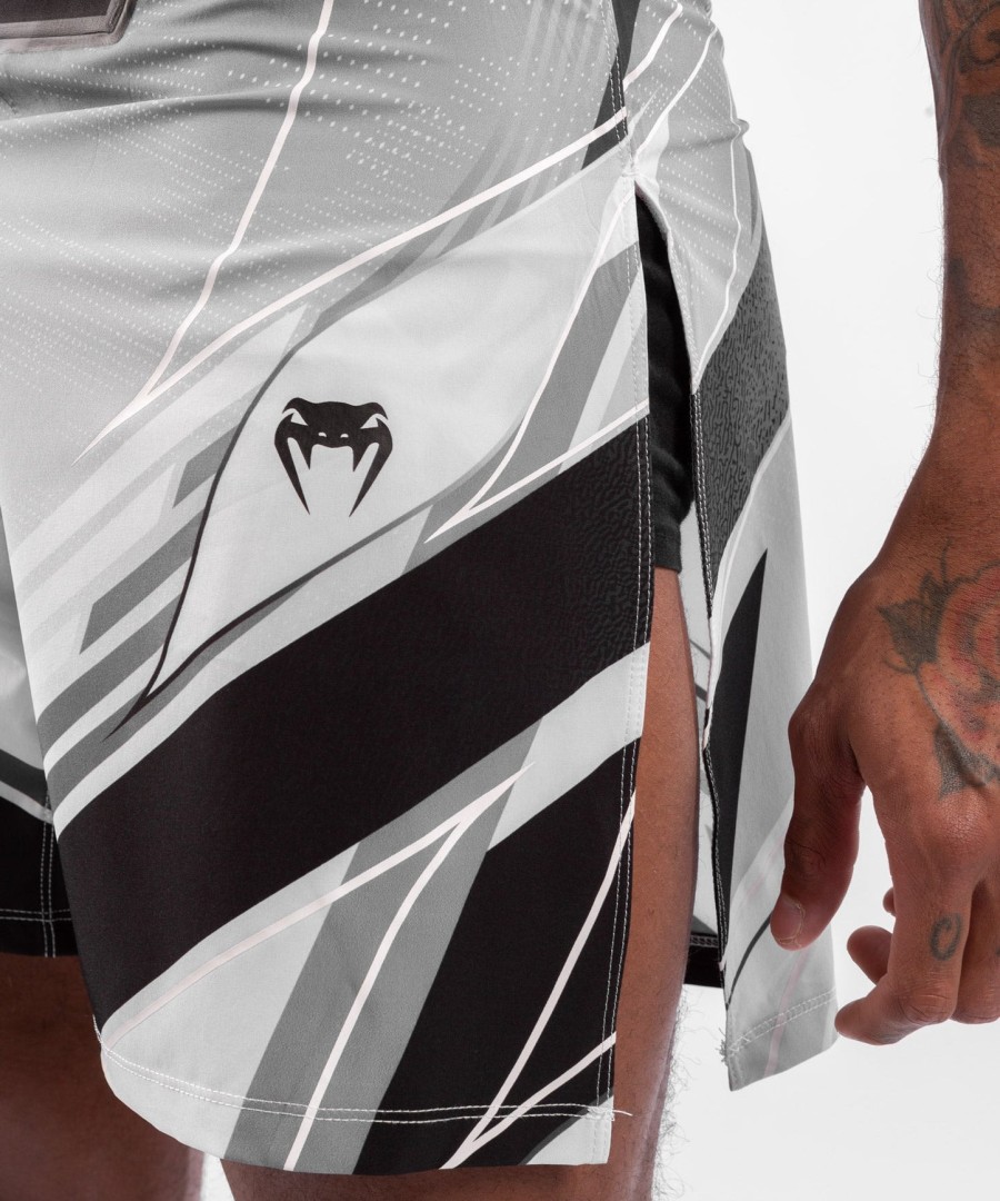 męskie szorty gladiatorskie ufc venum authentic fight night – białe