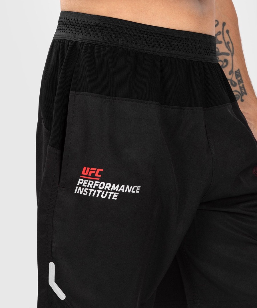 ufc venum performance institute 2.0 męskie spodenki sportowe – czarno-czerwone